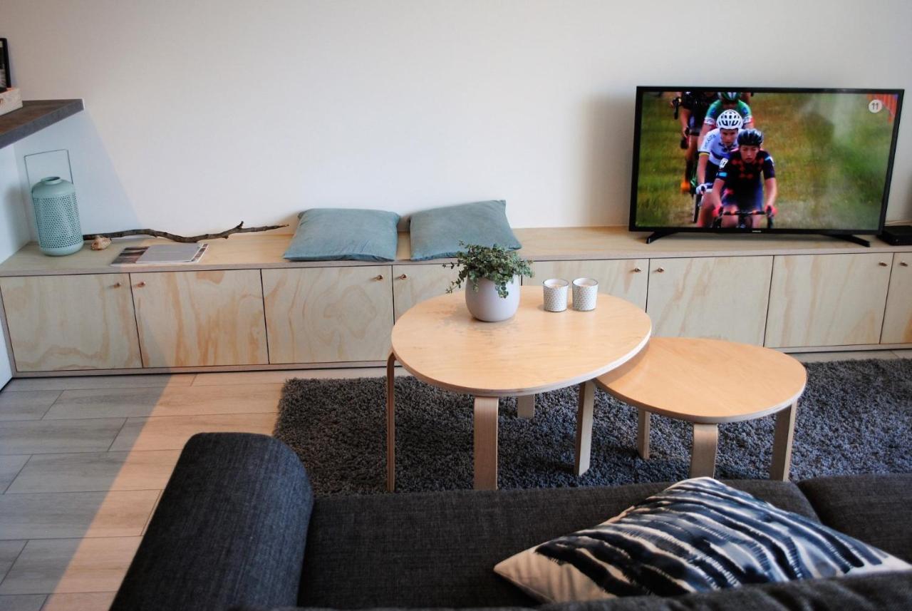 Modern, Gezellig Met Ruim Terras In